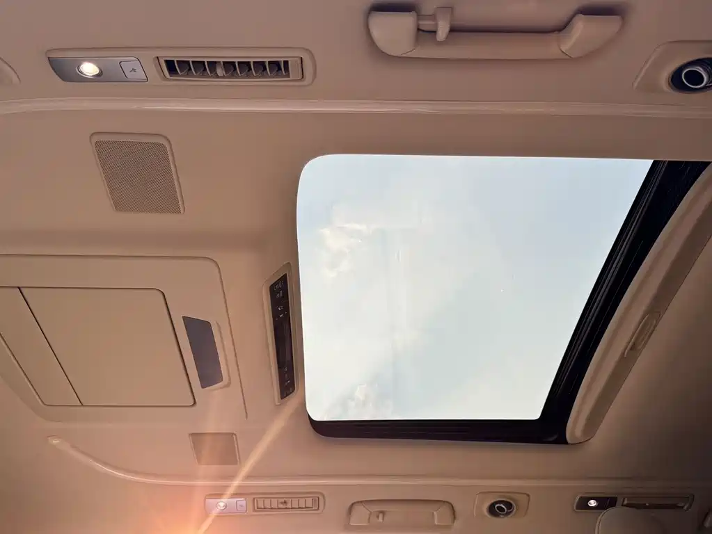 Toyota Vellfire 2022 — фото 13