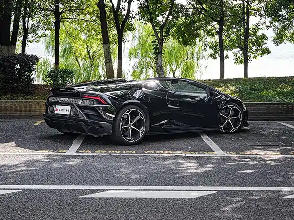 Lamborghini Huracan 2021