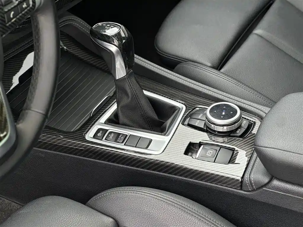 BMW 1 Series 2019 — фото 11