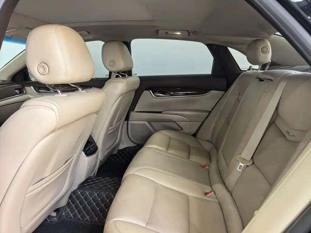 Cadillac XTS 2016 — фото 13