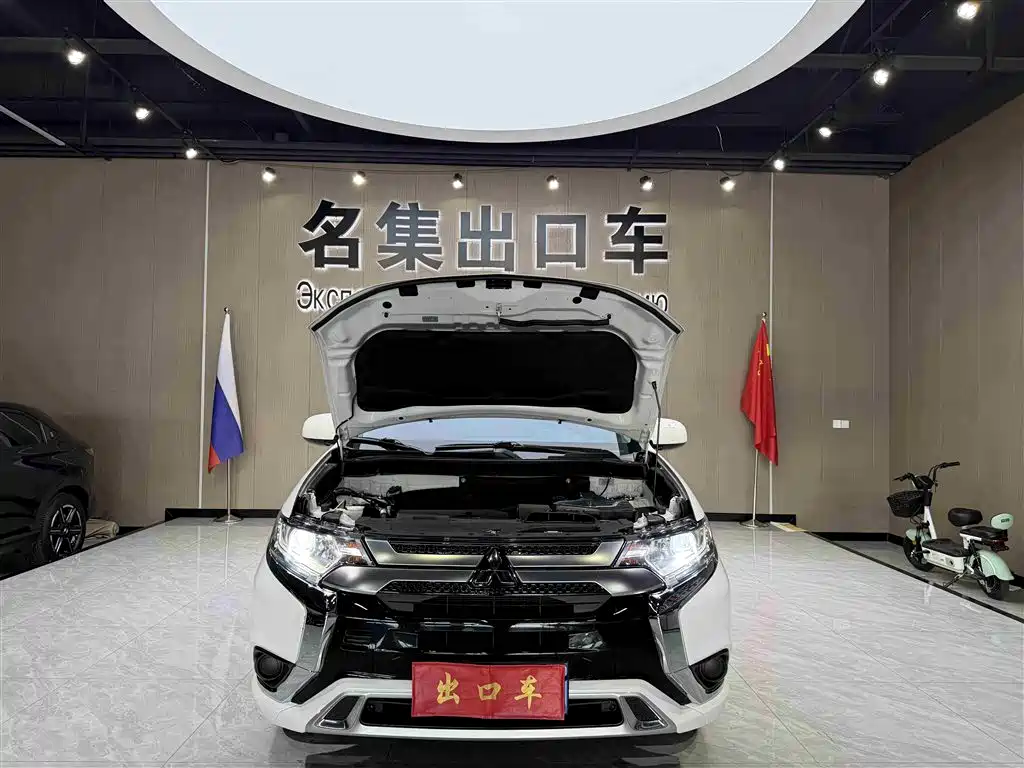 Mitsubishi Outlander 2022 — фото 14