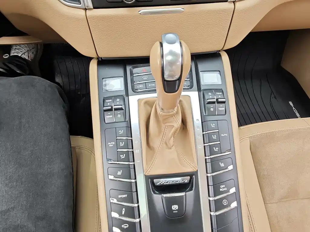 Porsche Macan 2016 — фото 11
