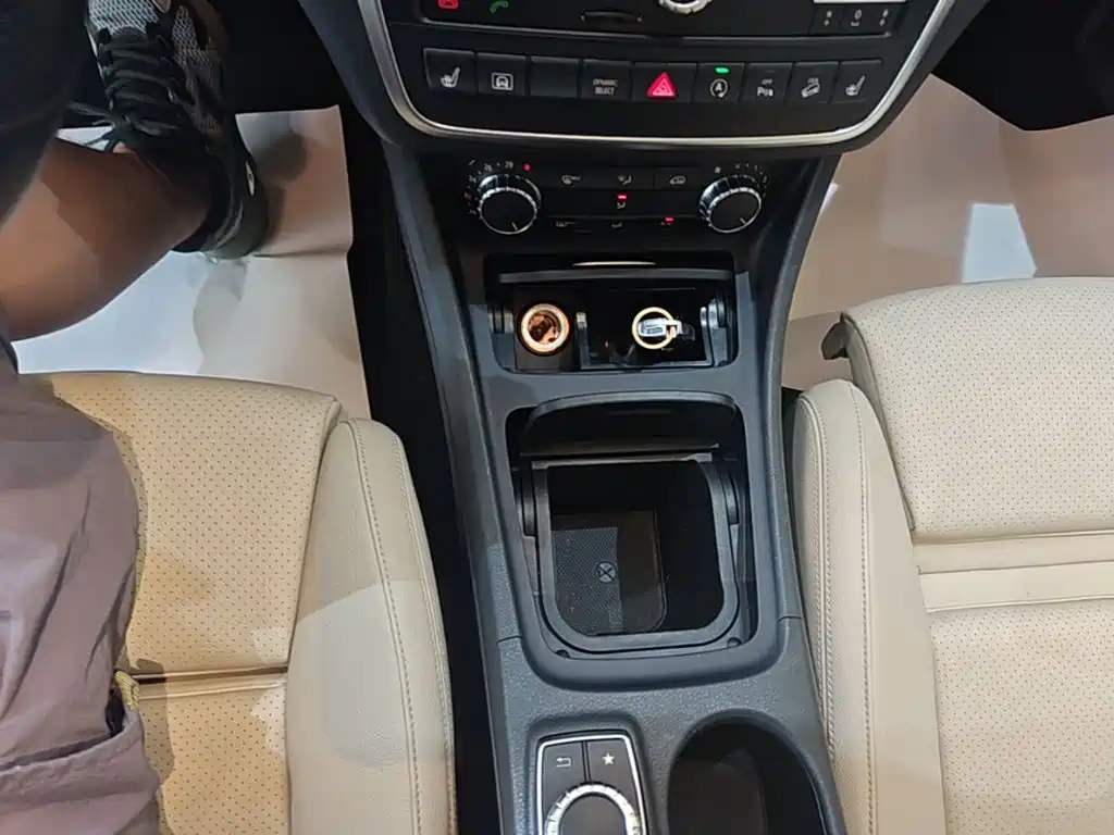 Mercedes-Benz GLA 2016 — фото 14