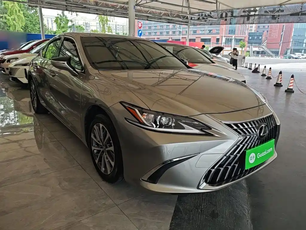 Lexus ES 2023 — фото 4