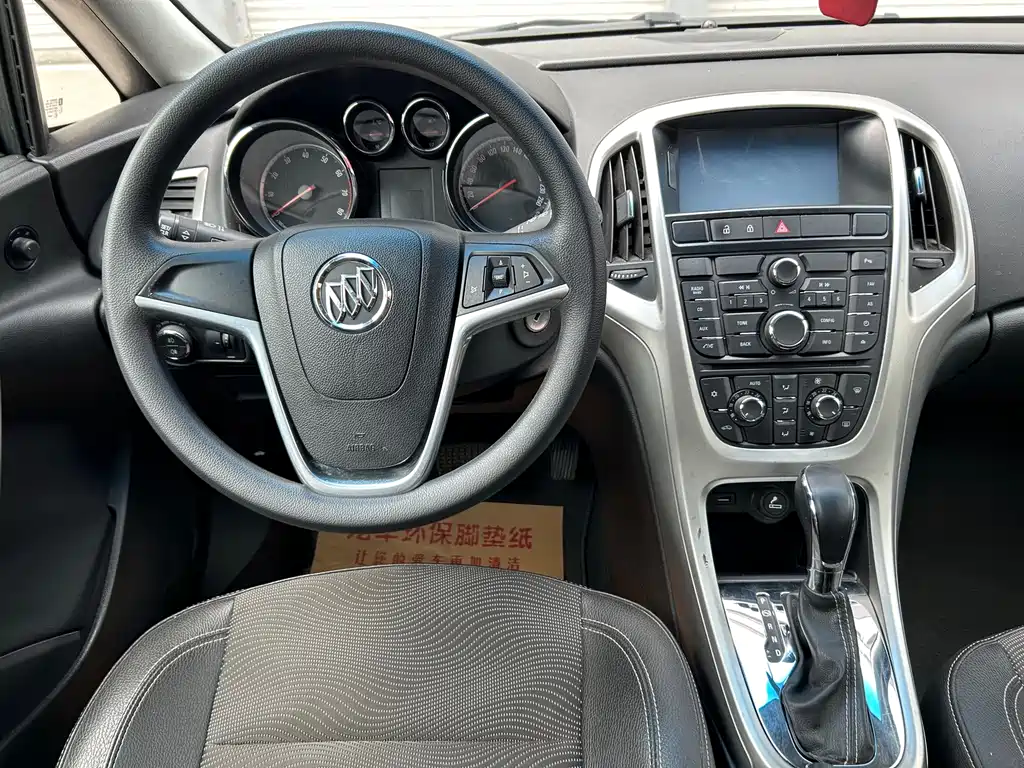 Buick Excelle 2013 — фото 9