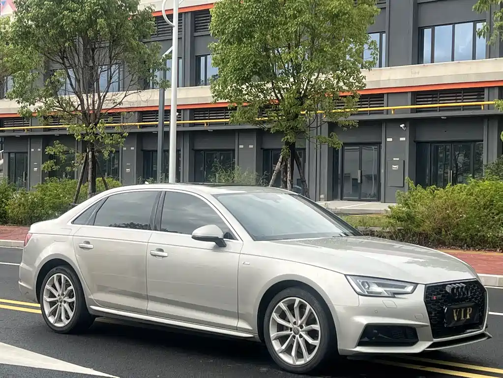 Audi A4L 2017 — фото 3