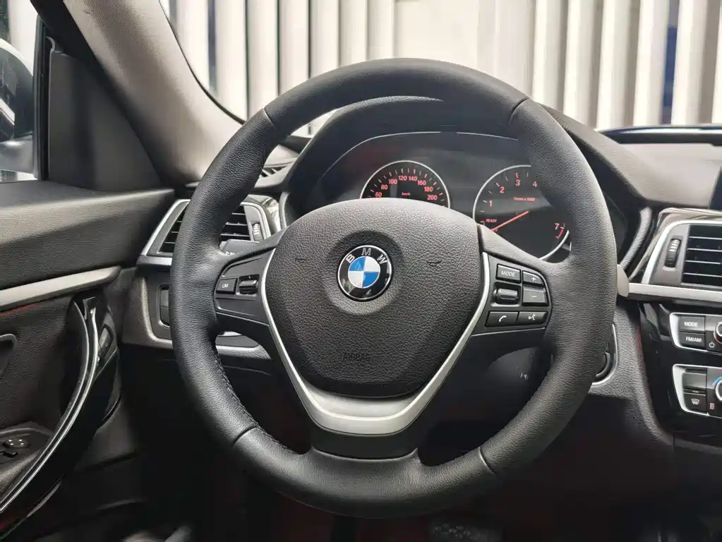 BMW 3 Series GT 2019 — фото 8