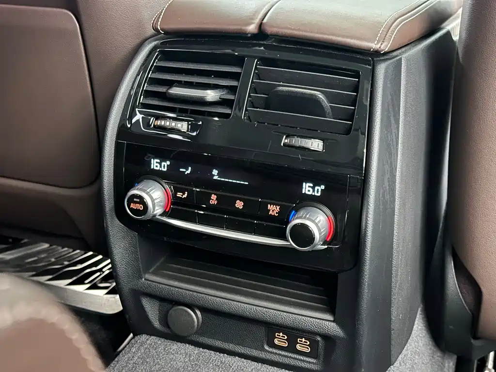 BMW 5 Series 2020 — фото 17