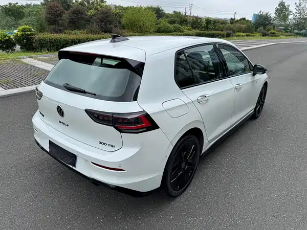 Volkswagen Golf 2024