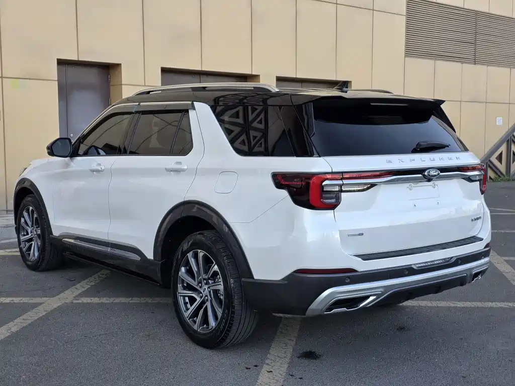 Ford Explorer 2023 — фото 7