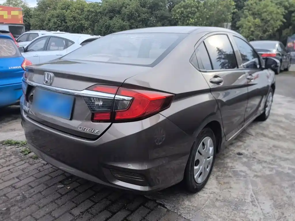 Honda Greiz 2016