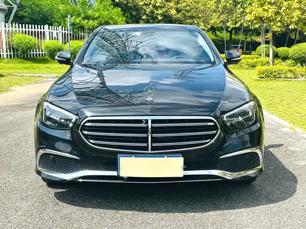 Mercedes-Benz E-Class 2022