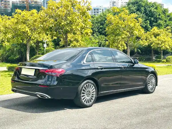 Mercedes-Benz E-Class 2022