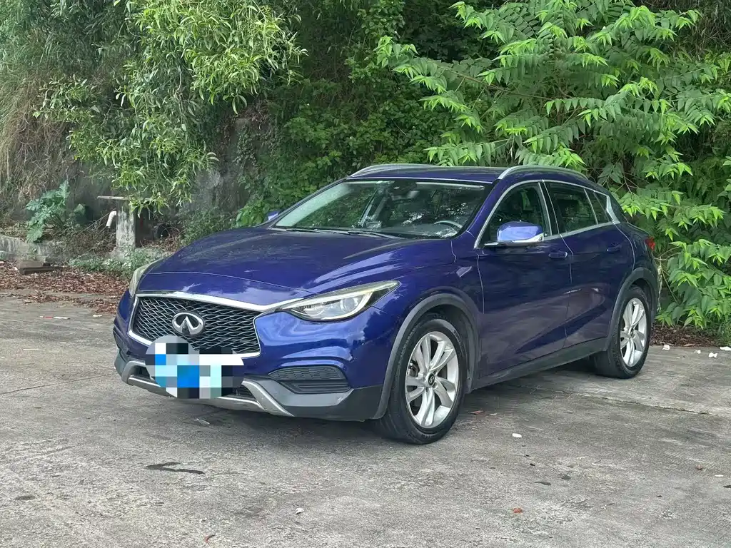 Infiniti QX30 2017 — фото 1