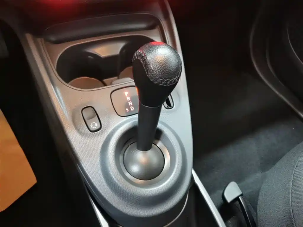 smart Fortwo 2018 — фото 14