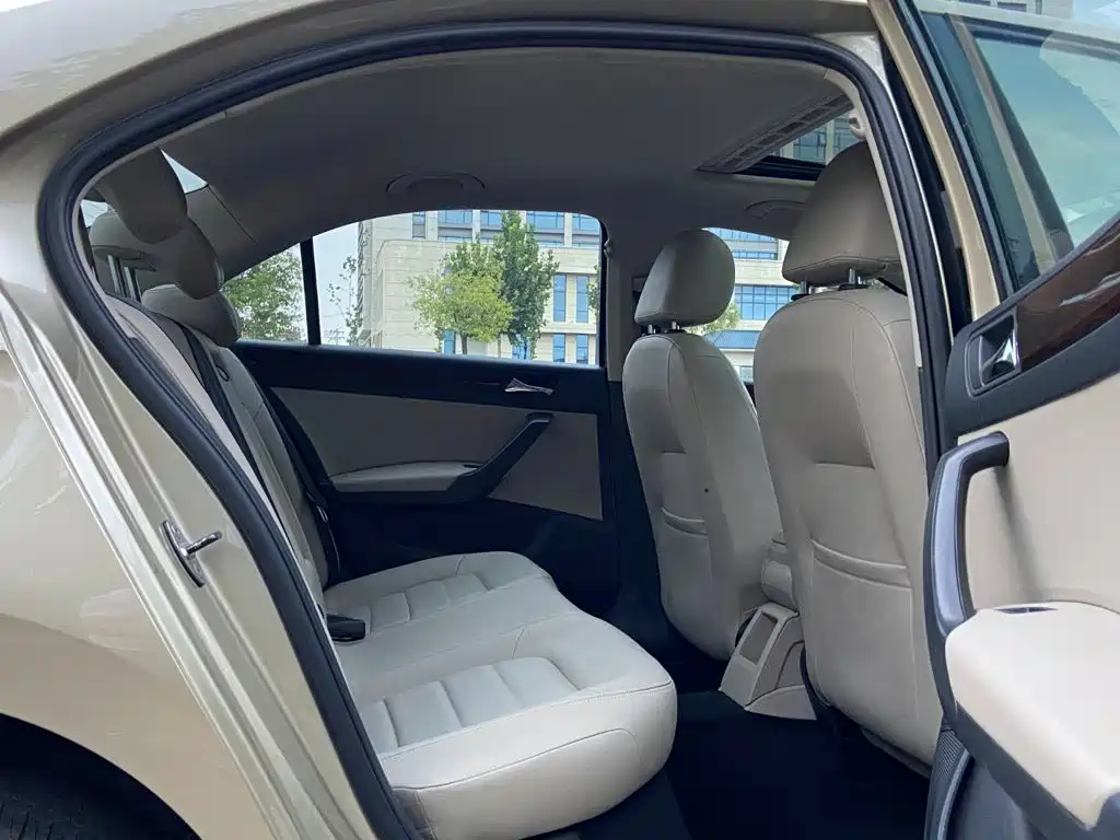 Volkswagen Santana 2014