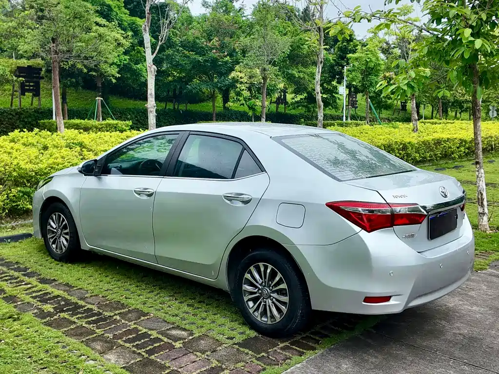Toyota Corolla 2018 — фото 18