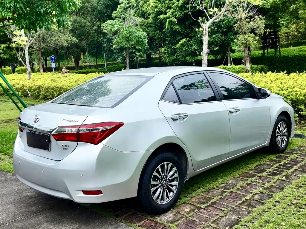 Toyota Corolla 2018 — фото 23