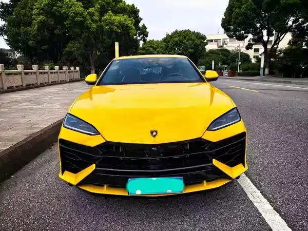 Lamborghini Urus SE 2026