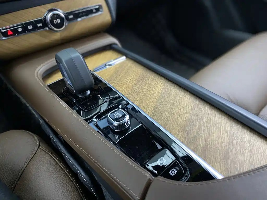 Volvo XC90 2023 — фото 10