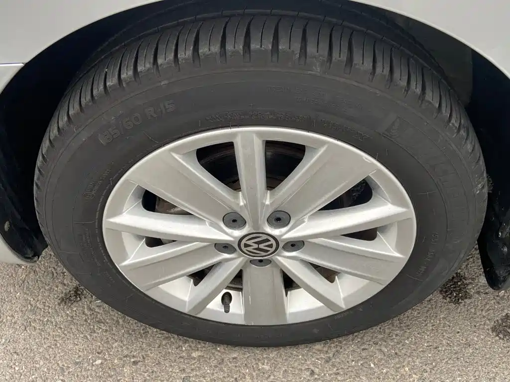 Volkswagen Jetta 2015 — фото 18
