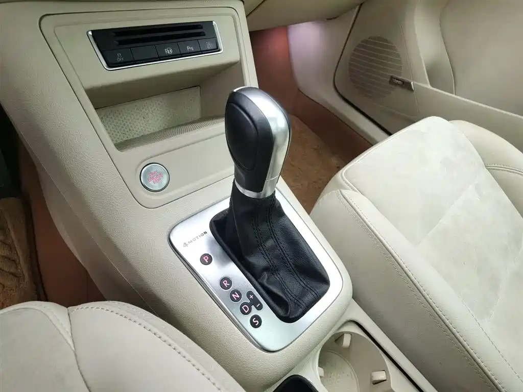 Volkswagen Tiguan 2015 — фото 13
