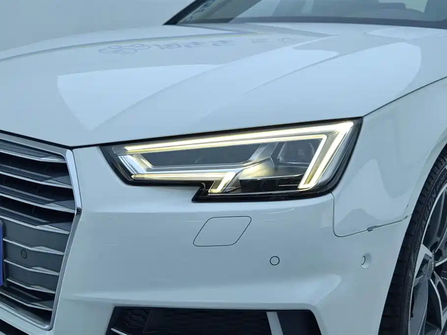 Audi A4L 2018