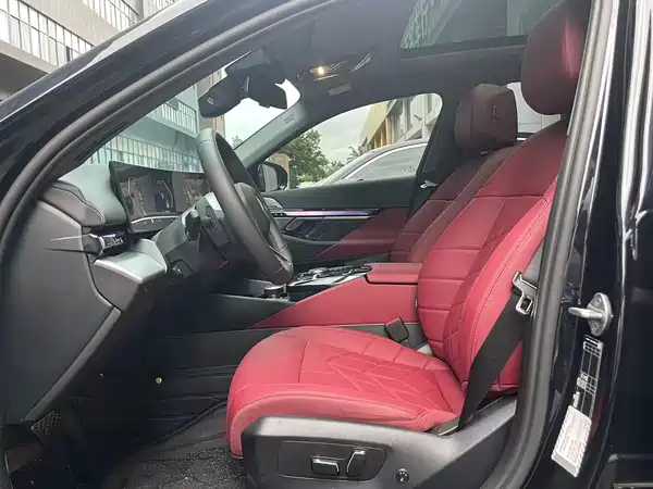 BMW 5 Series 2025