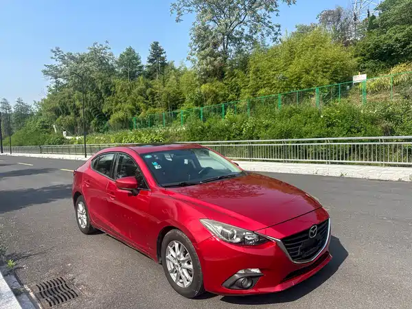 Mazda 3 Axela 2016
