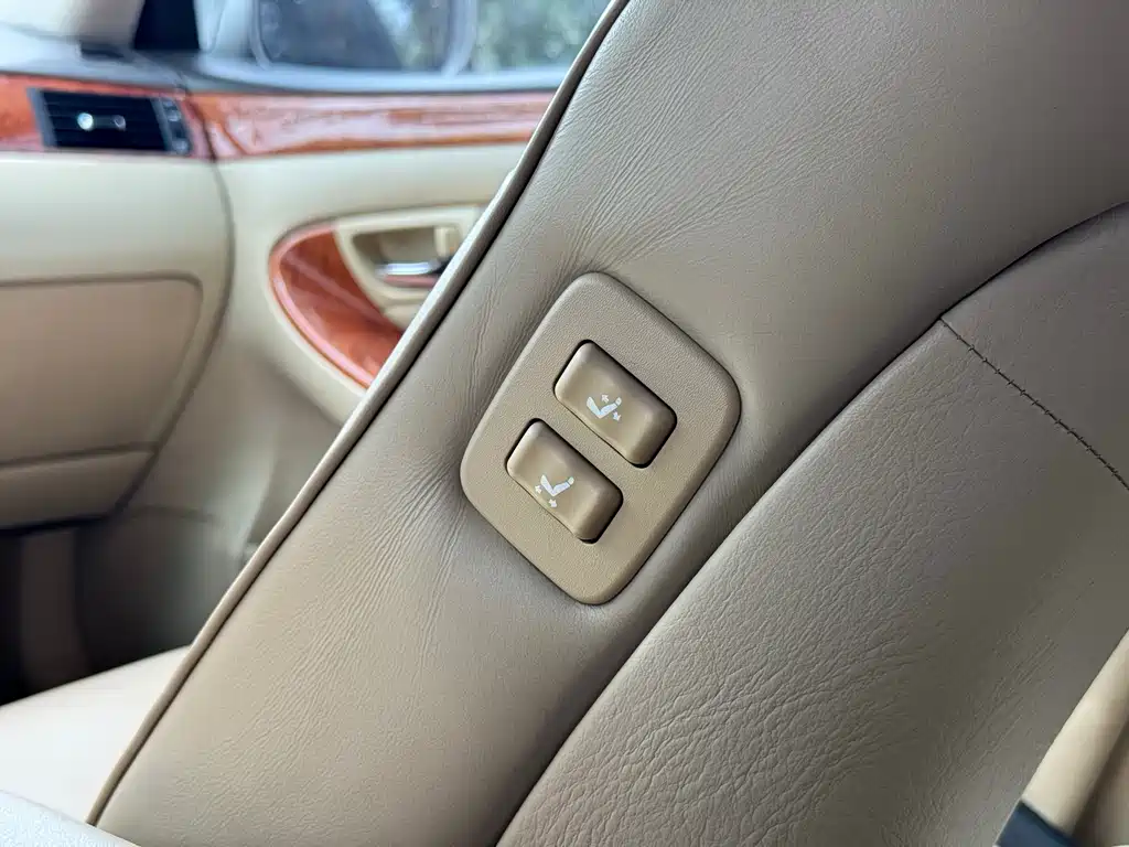 Toyota Crown 2005 — фото 10