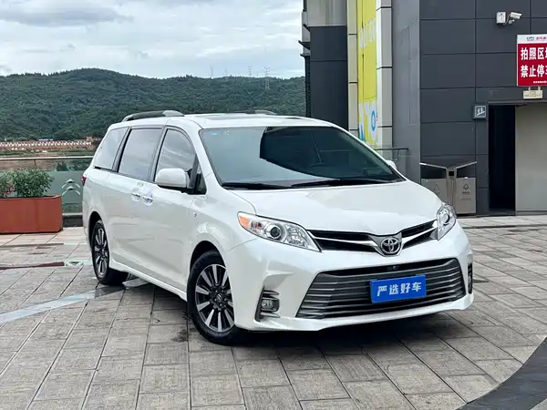Toyota Sienna 2019