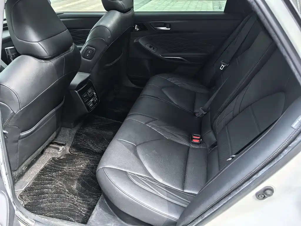 Toyota Avalon 2019 — фото 18