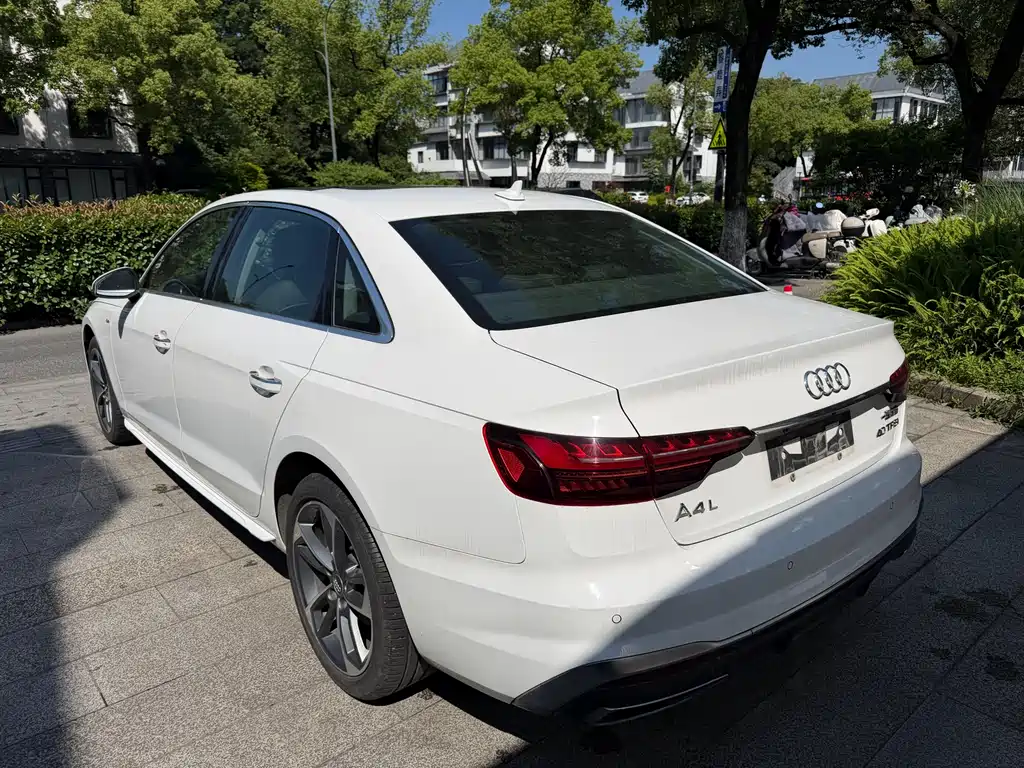Audi A4L 2020 — фото 4