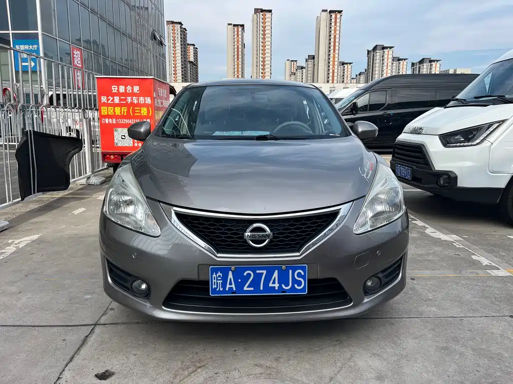 Nissan Tiida 2012