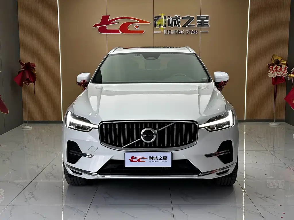 Volvo XC60 2021 — фото 2