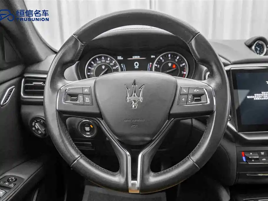 Maserati Ghibli 2021 — фото 18