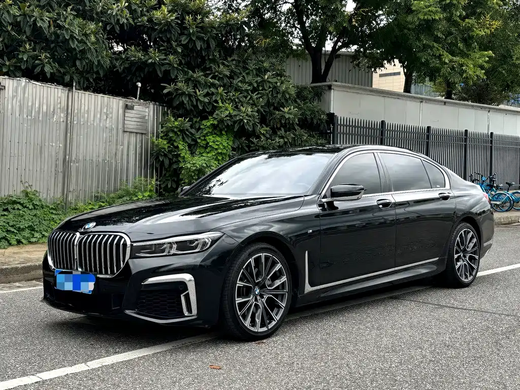 BMW 7 Series 2020 — фото 1