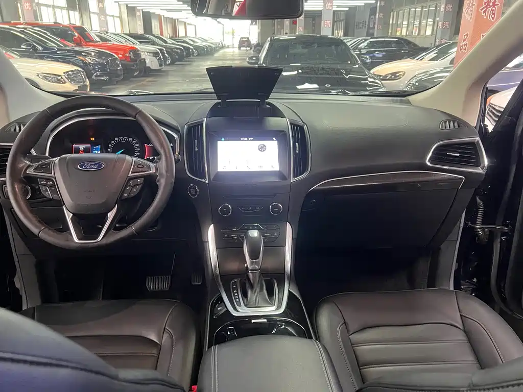 Ford Edge 2017 — фото 14