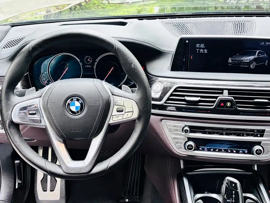 BMW 7 Series 2017 — фото 6