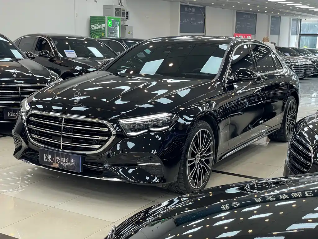 Mercedes-Benz E-Class 2025 — фото 2