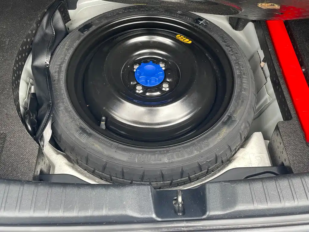 Toyota Yaris L 2020 — фото 13