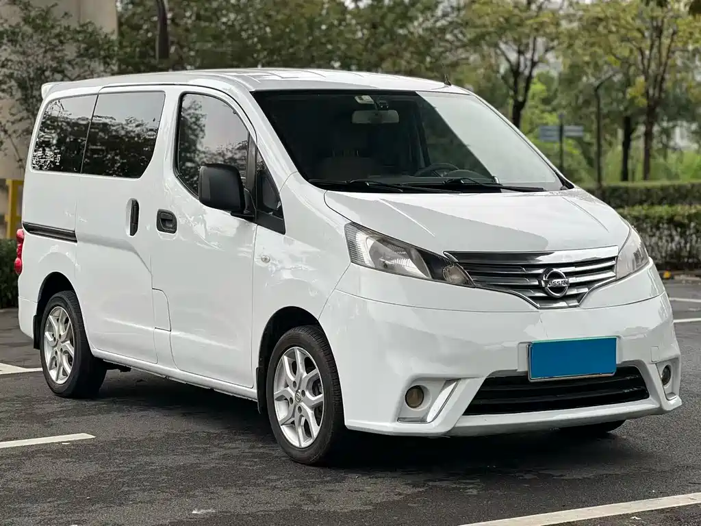 Nissan NV200 2017 — фото 4