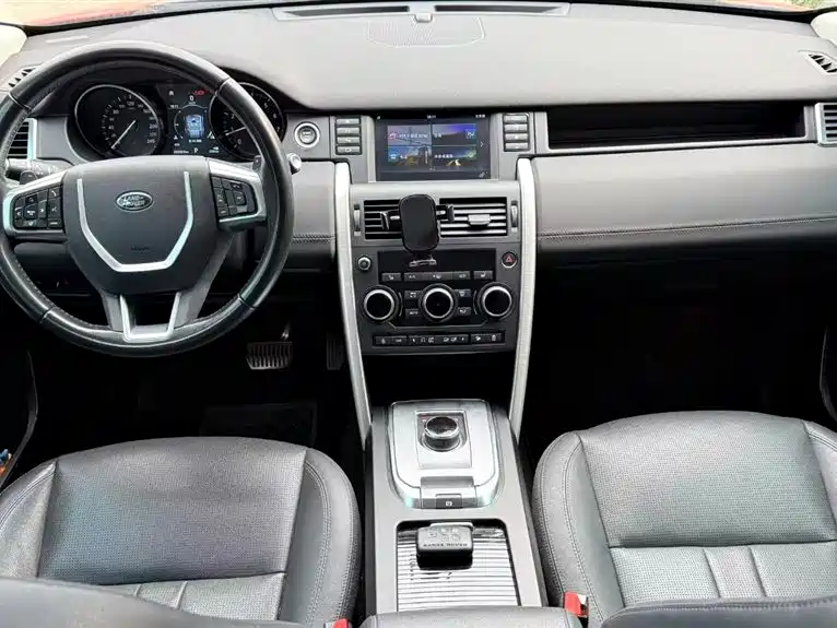 Land Rover Discovery Sport 2018 — фото 7