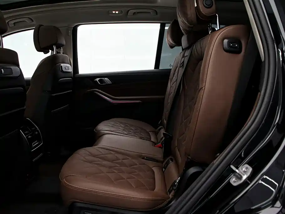 BMW X7 2025 — фото 14