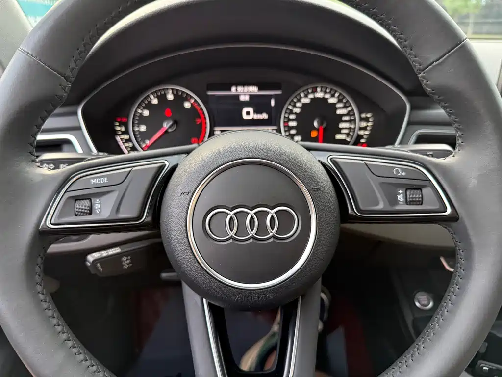 Audi A4L 2016 — фото 14