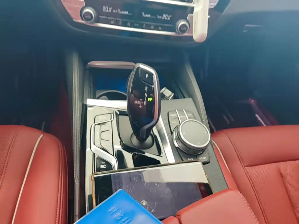 BMW 5 Series New Energy 2021 — фото 14