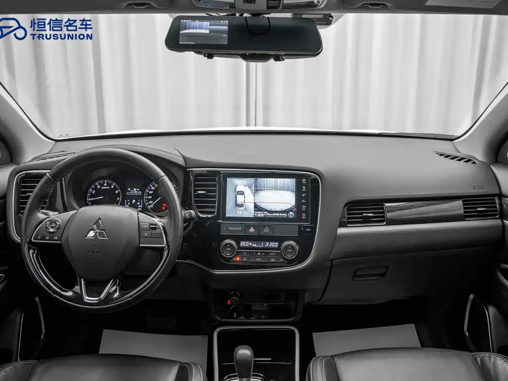Mitsubishi Outlander 2020 — фото 12