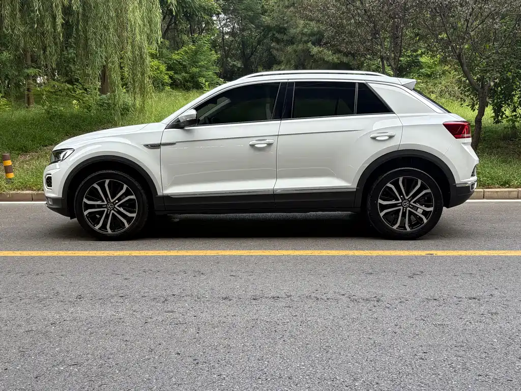 Volkswagen T-Roc 2021 — фото 3