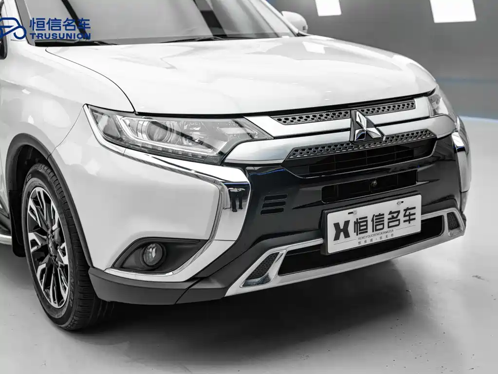 Mitsubishi Outlander 2020 — фото 8