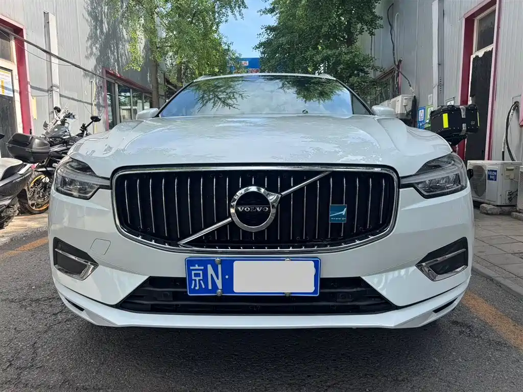 Volvo XC60 2020 — фото 1